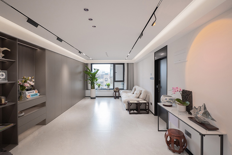 素凈之境簡(jiǎn)約鋪陳，淡雅氛圍悠然漫溢