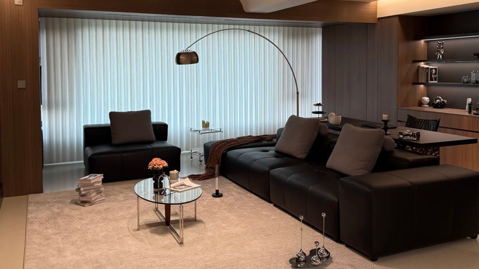 輕奢風案例 | 金屬玻璃與中性色調協(xié)奏，細節(jié)勾勒高級感