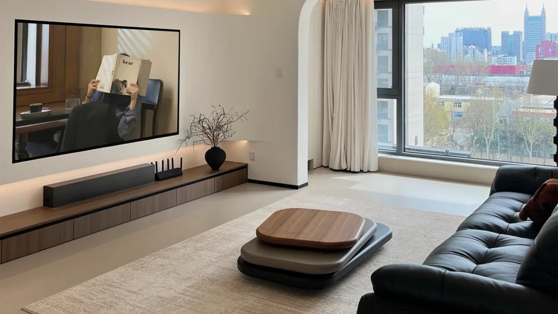 現(xiàn)代簡約風(fēng)融合材質(zhì)對比與光影層次打造個(gè)性家居空間